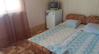Гостиница Sabrina Guest house Судак Бюджетный двухместный номер с 1 кроватью или 2 отдельными кроватями-3